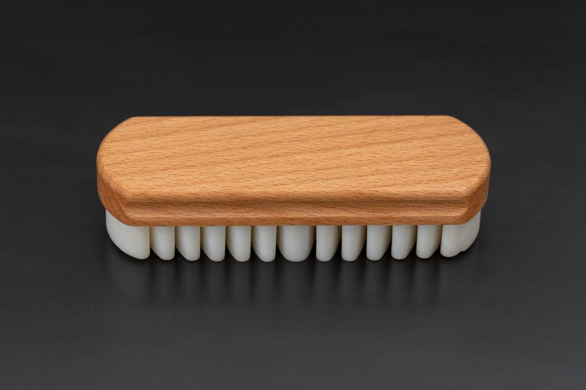 Suede Crepe Brush